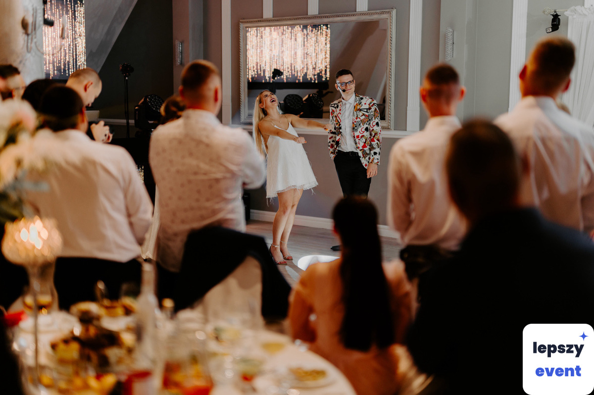 Pokaz iluzji i magia na event | Iluzjonista Mateusz Sawicz — zdjęcie 4