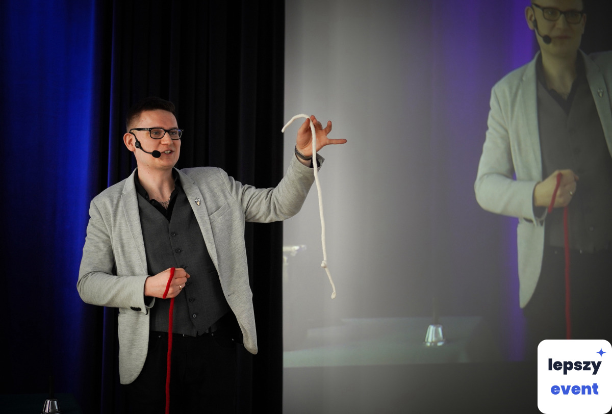 Pokaz iluzji i magia na event | Iluzjonista Mateusz Sawicz — zdjęcie 9