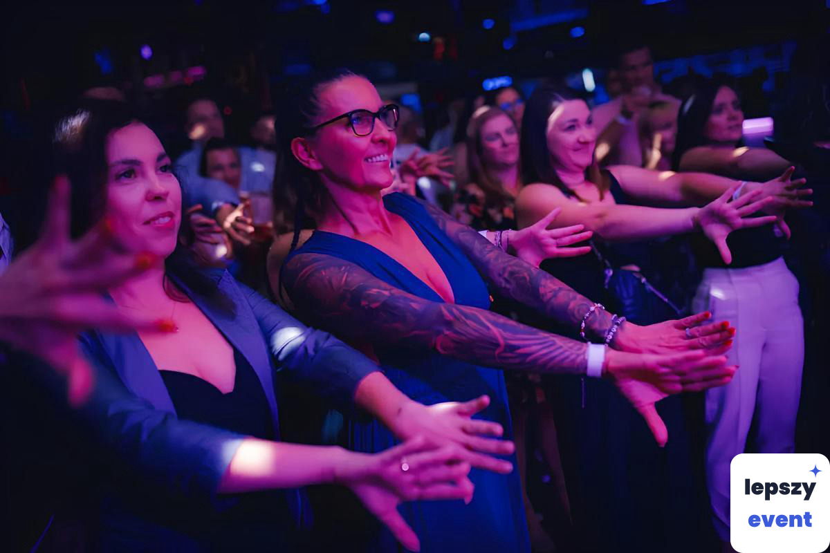 Pokaz iluzji i magia na event | Iluzjonista Wiktor Młocek — zdjęcie 2