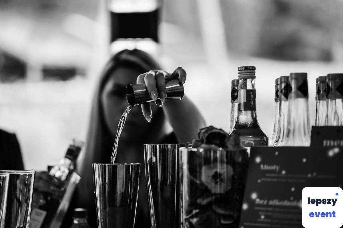 Mobilny drink bar i obsługa barmańska | Kraina Koktajli Mobilny drink bar — zdjęcie 3