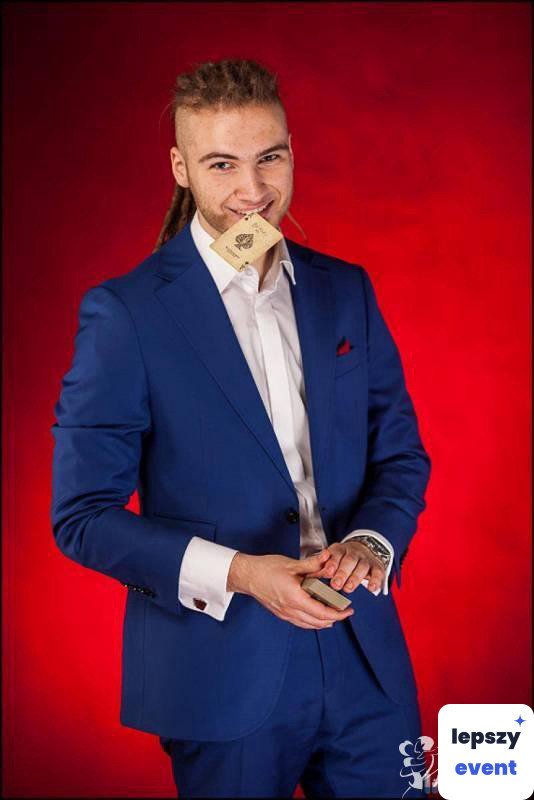 Pokaz iluzji i magia na event | Dawid Dabiński - Iluzjonista — zdjęcie 3