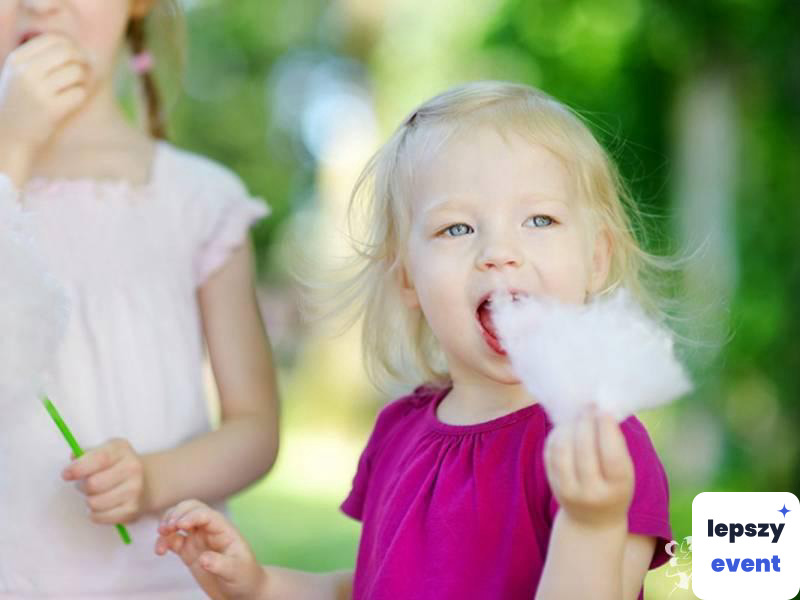 Wata cukrowa z mobilnego wózeczka — zdjęcie 2