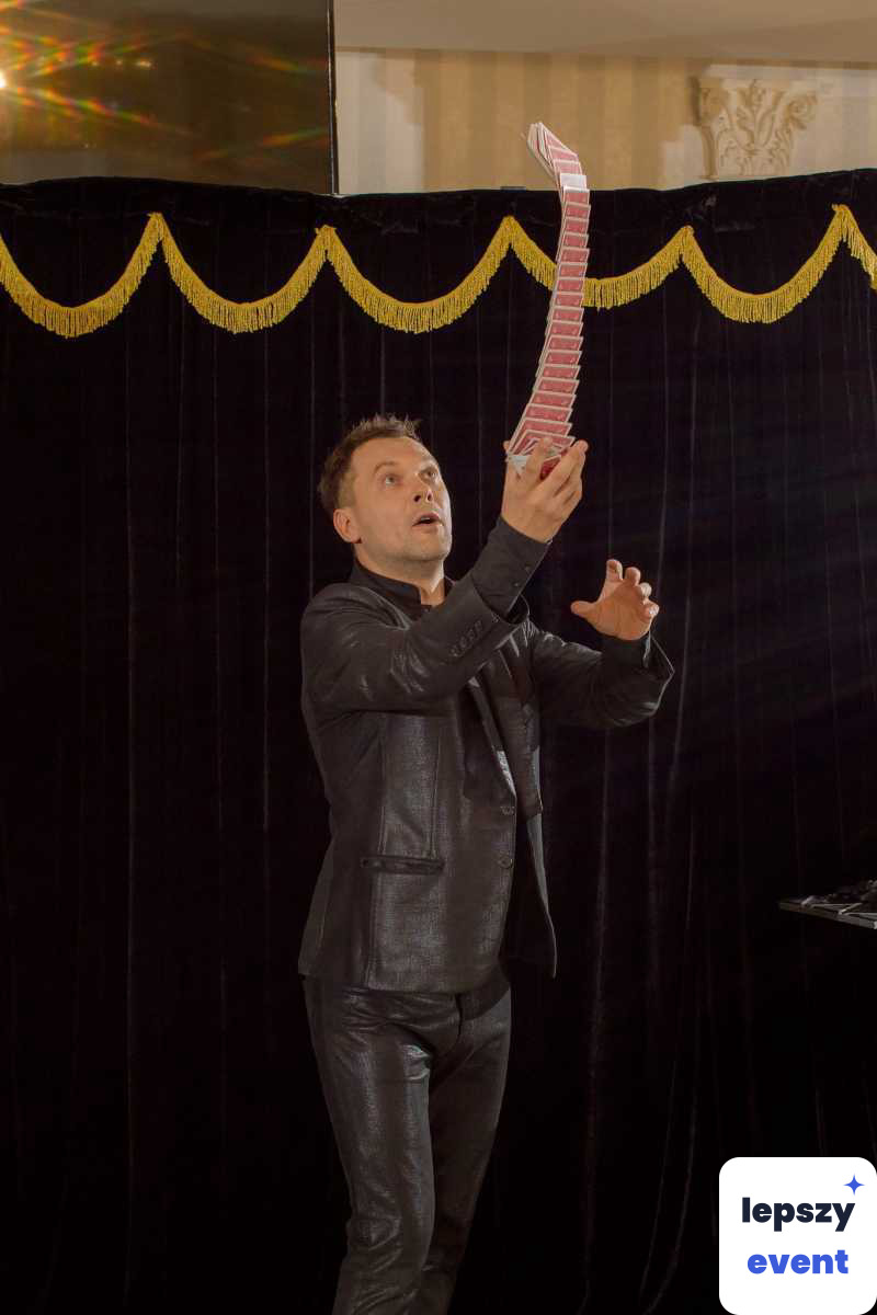 Pokaz iluzji i magia na event | Szymon Maciak - iluzjonista — zdjęcie 6