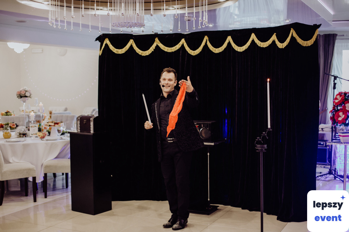 Pokaz iluzji i magia na event | Szymon Maciak - iluzjonista — zdjęcie 8