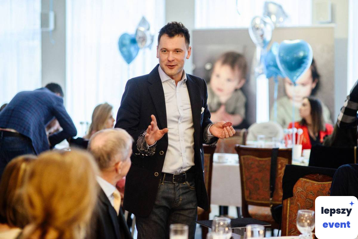 Pokaz iluzji i magia na event | Szymon Maciak - iluzjonista — zdjęcie 9