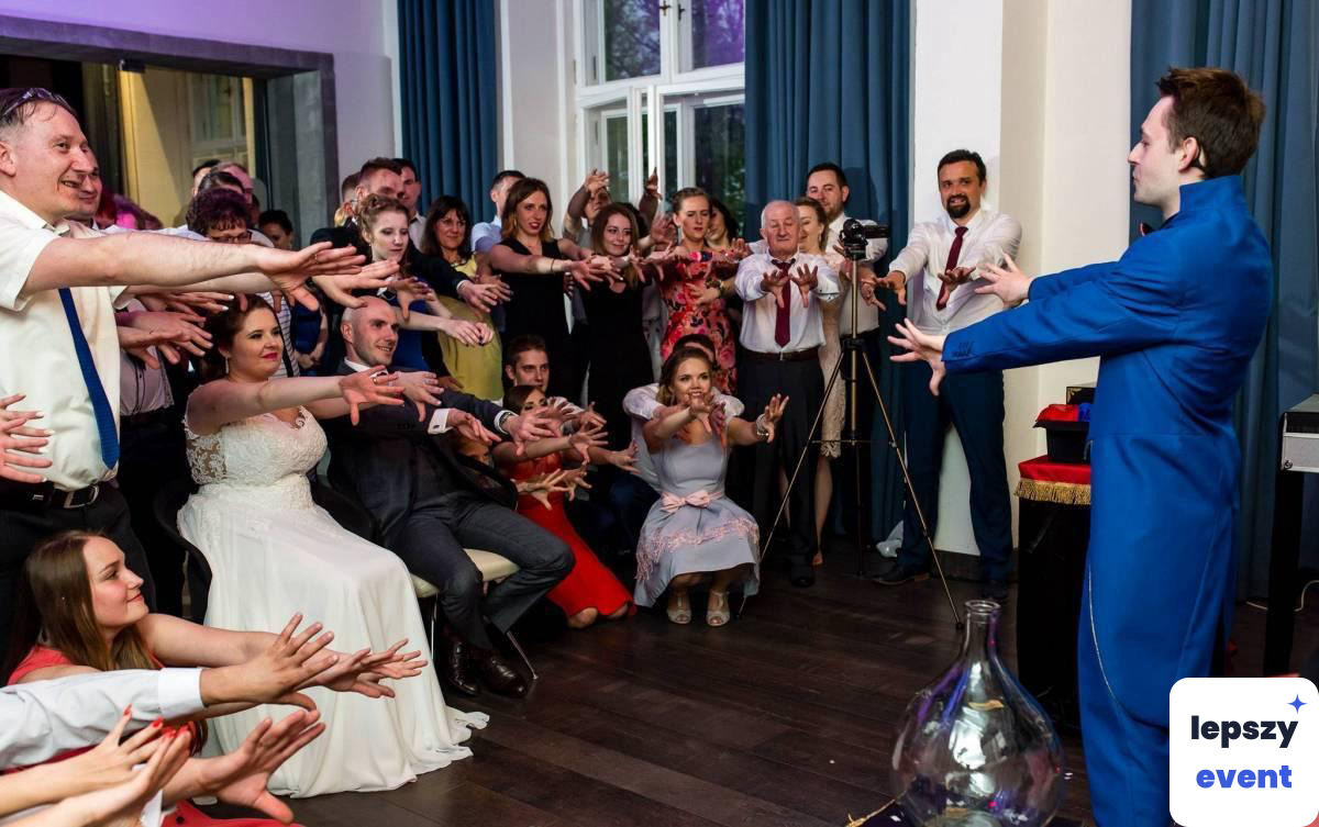 Pokaz iluzji i magia na event | Iluzjonista Adrian Mitoraj — zdjęcie 3