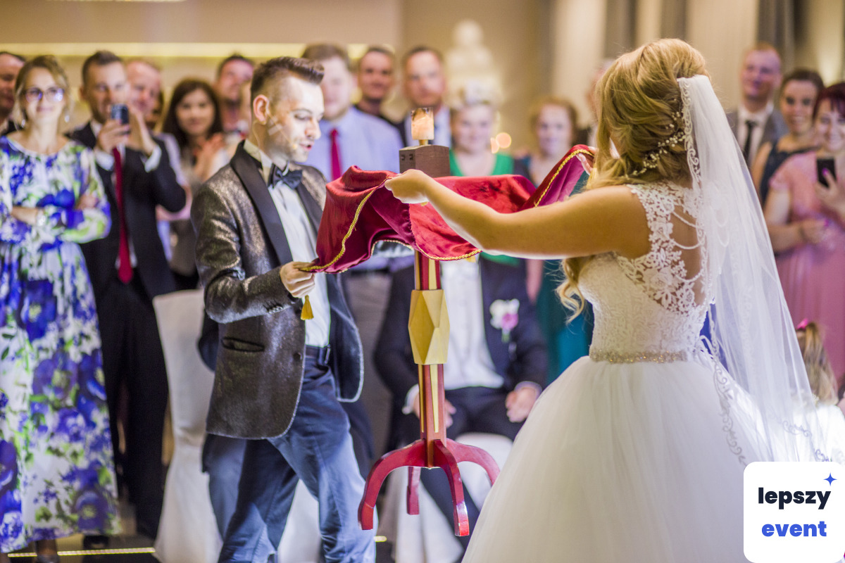 Pokaz iluzji i magia na event | Iluzjonista Adrian Mitoraj — zdjęcie 4