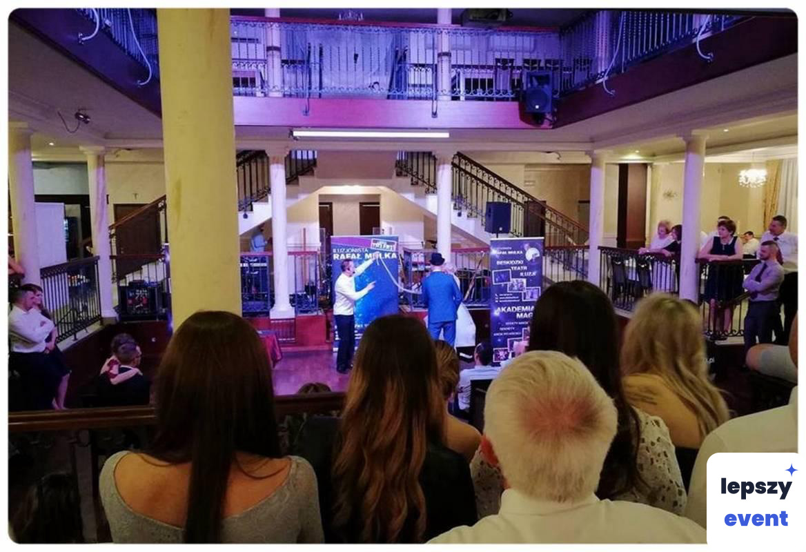 Pokaz iluzji i magia na event | Beskidzki Teatr Iluzji Rafał Mulka — zdjęcie 4
