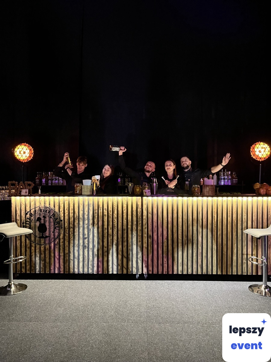 Mobilny drink bar i obsługa barmańska | Uderz Do Baru - Mobilny Drink Bar — zdjęcie 3