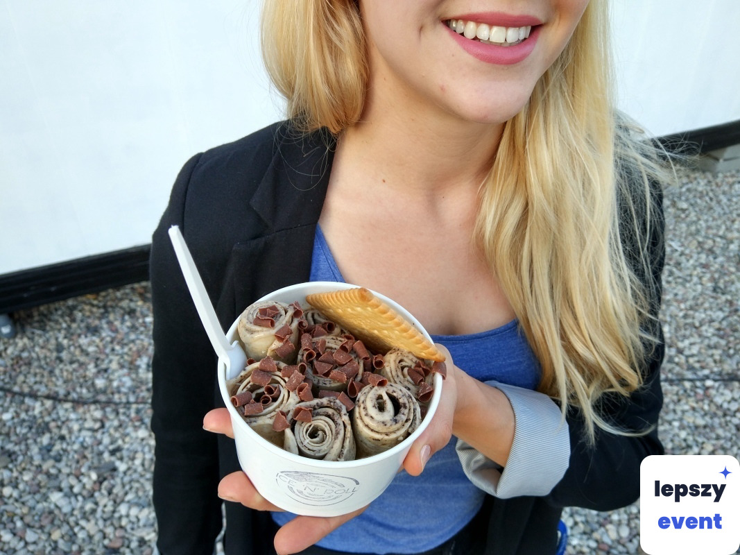 Tajskie lody rollowane i stanowisko lodowe — zdjęcie 4