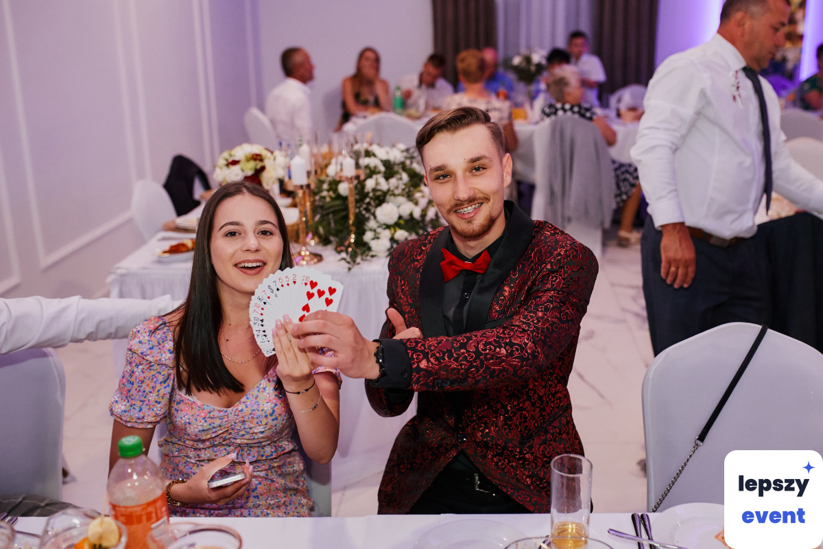 Pokaz iluzji i magia na event | Iluzjonista Przemysław Wilk — zdjęcie 9