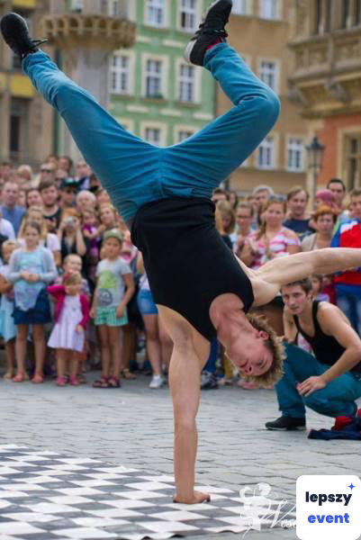 Kabaret i program taneczno-akrobatyczny — zdjęcie 3