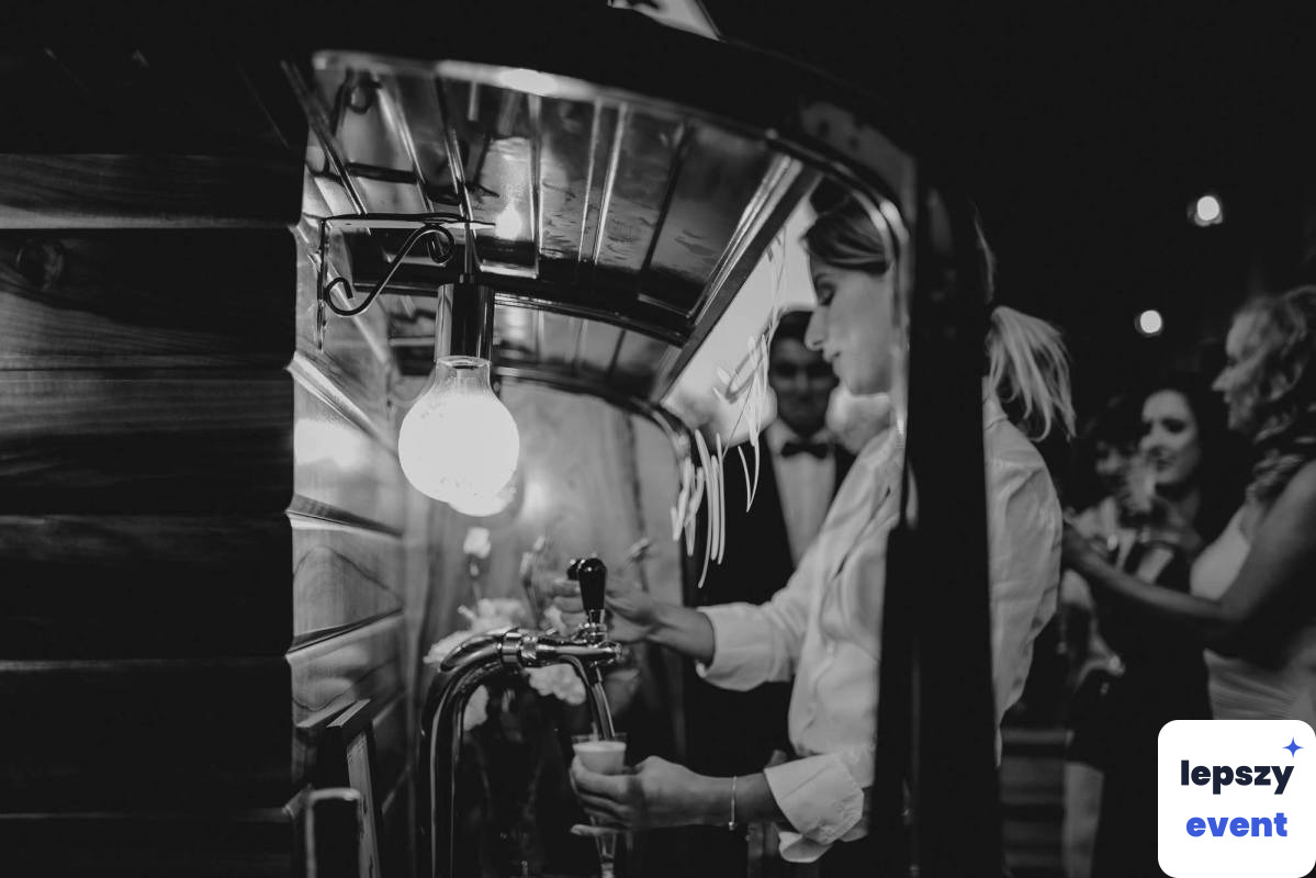 Mobilny prosecco van i bar na kółkach — zdjęcie 4