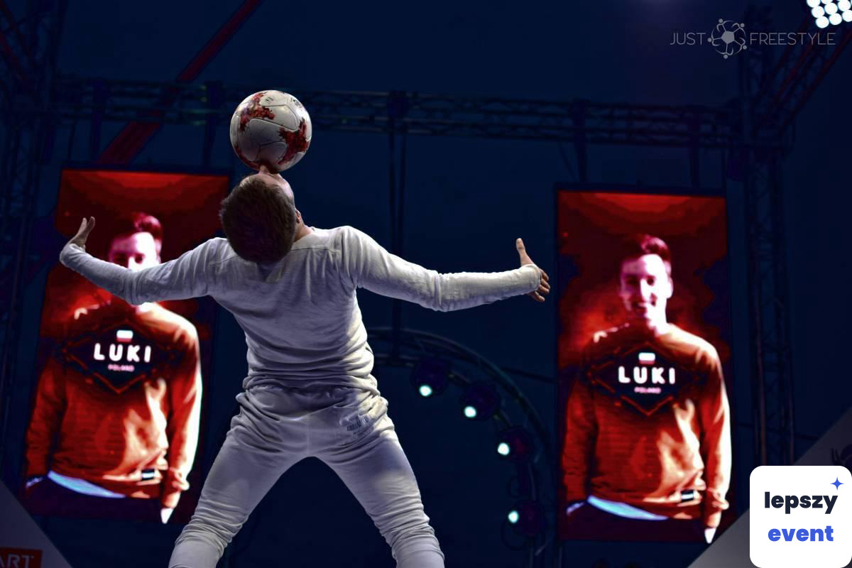 Spektakl Football Freestyle i animacje z piłką — zdjęcie 2