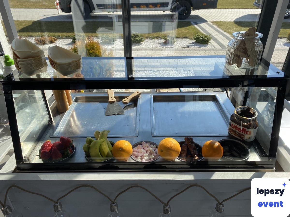 Lody tajskie z drewnianego wózka — zdjęcie 2