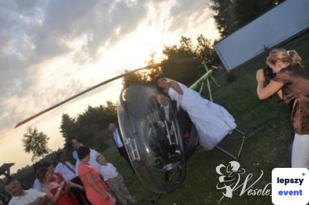 Helikopter i nietypowe wręczenie prezentu — zdjęcie 4