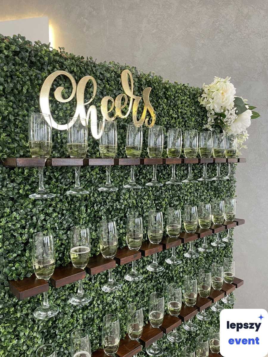Champagne wall i ścianka na kieliszki — zdjęcie 4