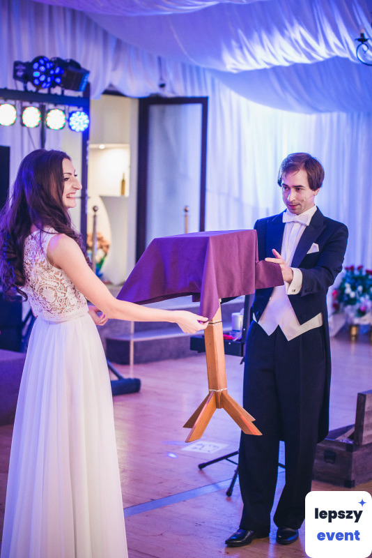 Pokaz iluzji i magia na event | Iluzjonista - Błażej Stachura — zdjęcie 5