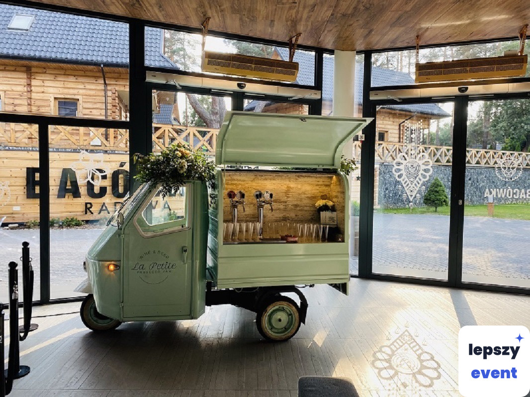 Mobilny drink bar i obsługa barmańska | La Petite Van - mobilny bar — zdjęcie 3