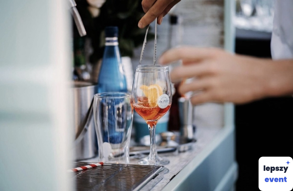 Mobilny drink bar i obsługa barmańska | La Petite Van - mobilny bar — zdjęcie 8