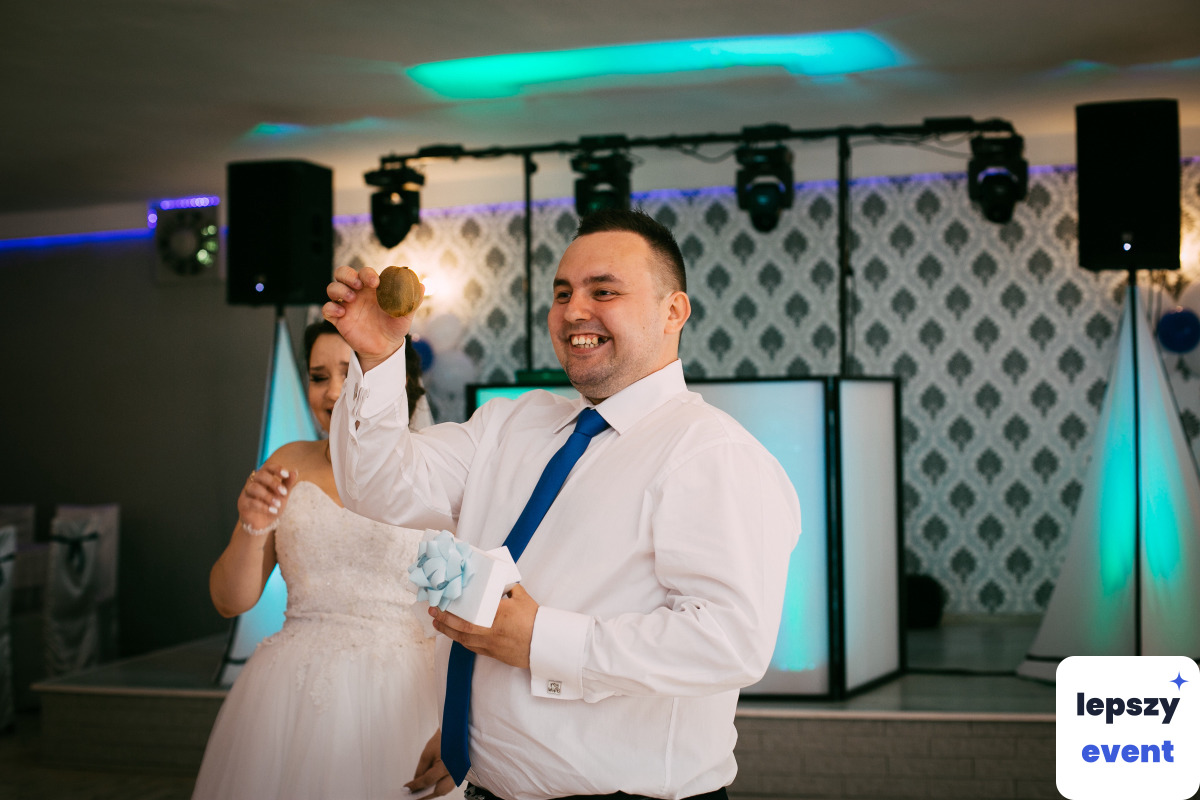 Pokaz iluzji i magia na event | Iluzjonista Adrian Viskos — zdjęcie 3
