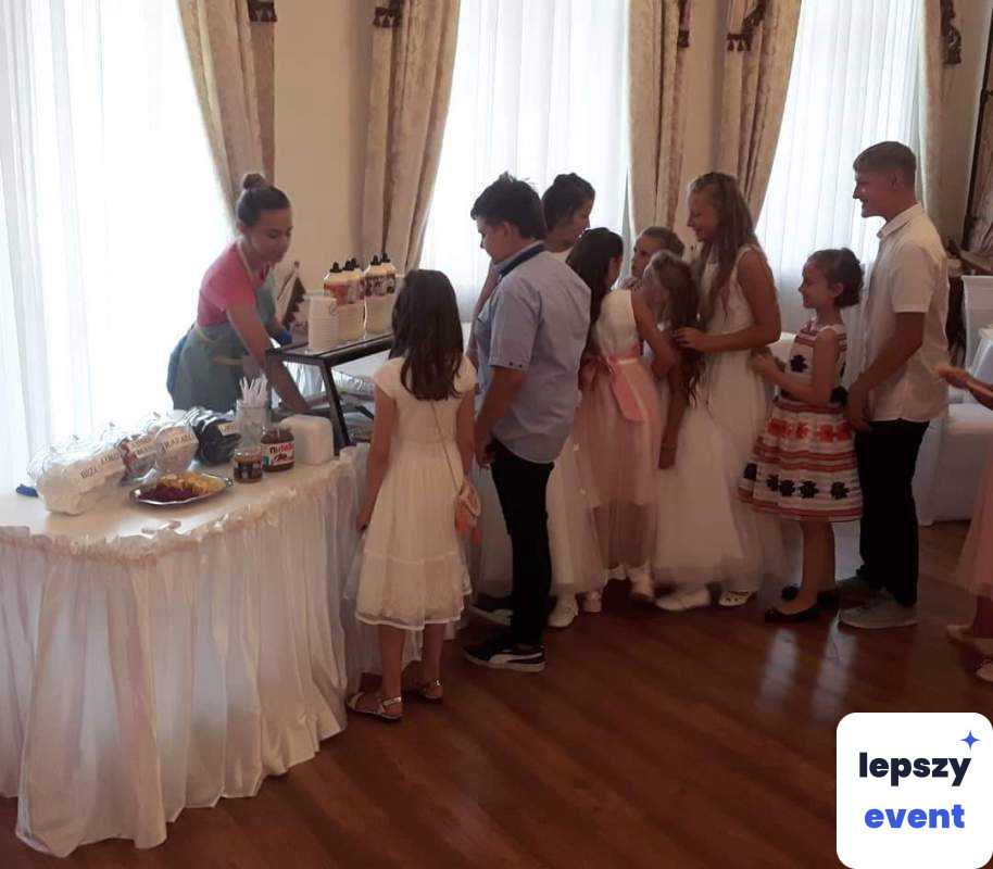 Lody rolowane i gofry bubble waffle z pokazem — zdjęcie 3
