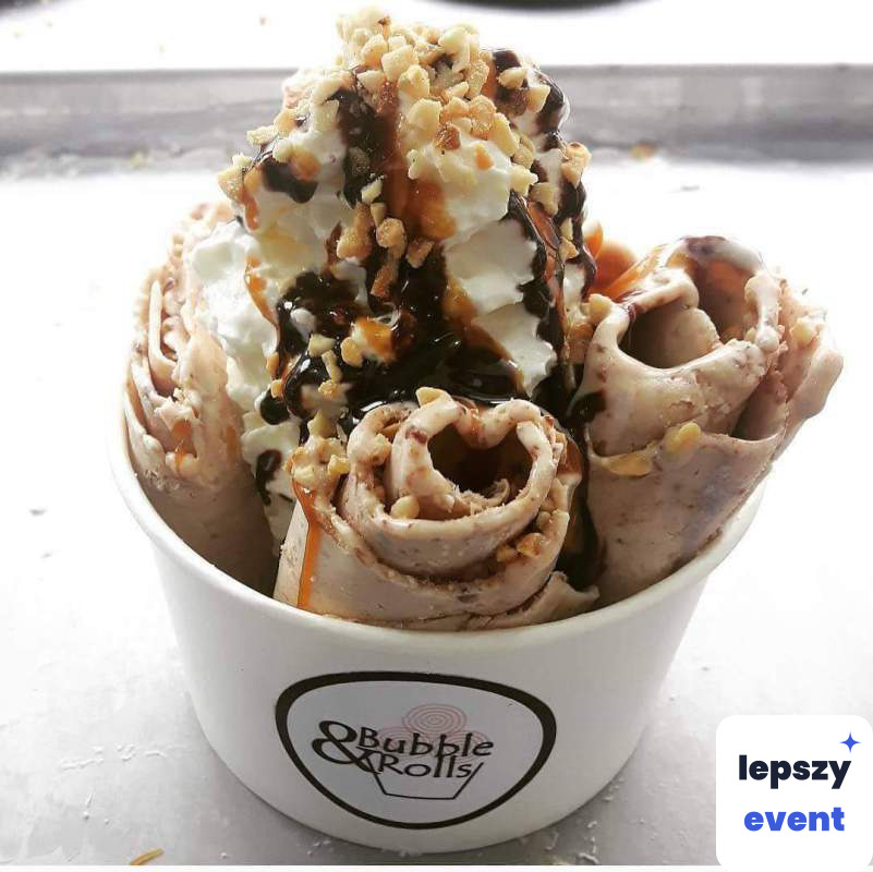 Lody rolowane i gofry bubble waffle z pokazem — zdjęcie 4