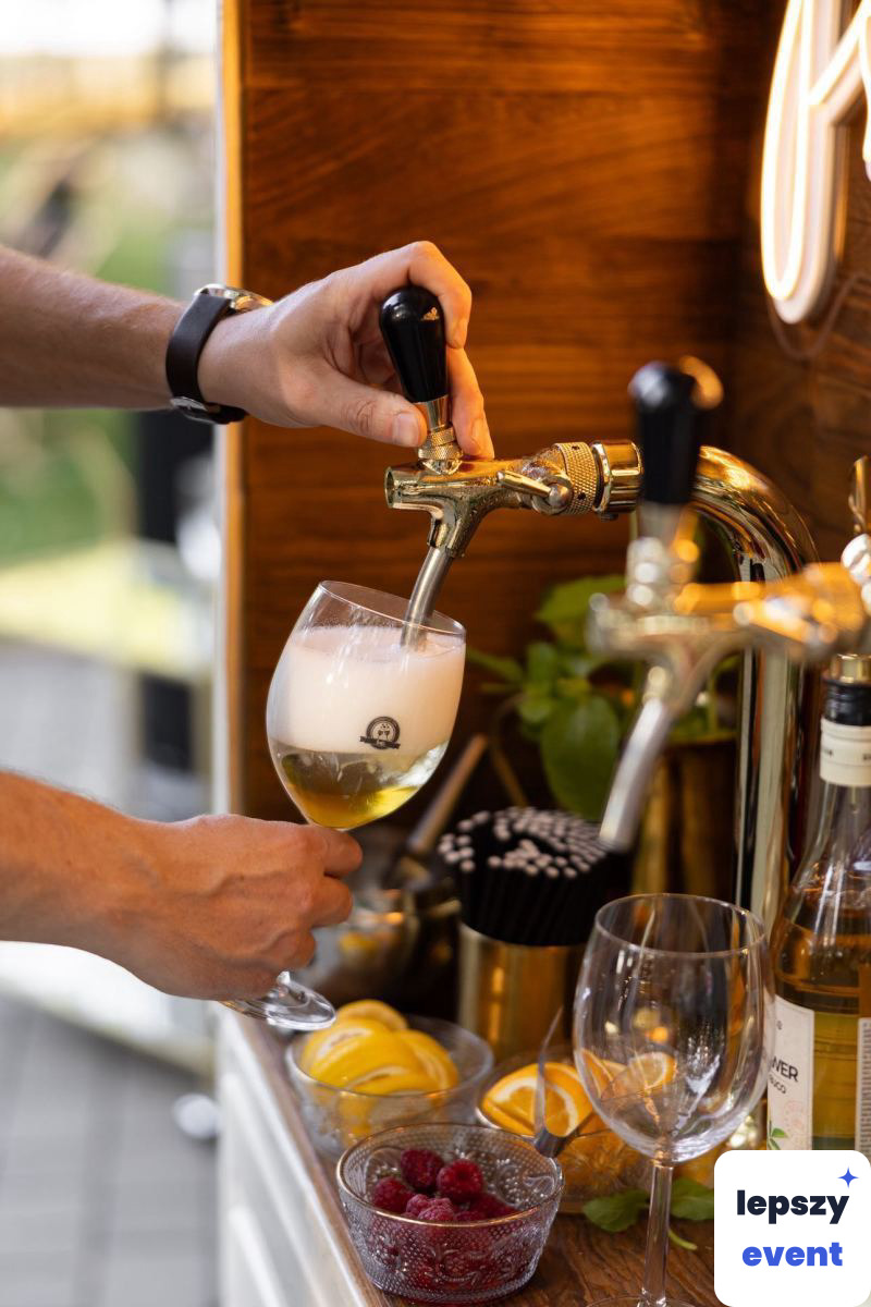 Mobilny drink bar i obsługa barmańska | Baci Van - mobilny bar z bąbelkami — zdjęcie 4