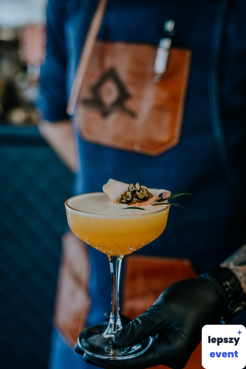Mobilny drink bar i obsługa barmańska | Barman Piotr Bartuś — zdjęcie 6