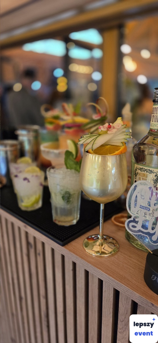 Mobilny drink bar i obsługa barmańska | PYK ŁYK drink bar — zdjęcie 4