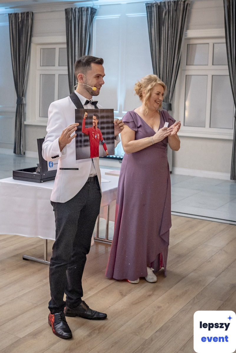 Pokaz iluzji i magia na event | Marcin Kaczmarek - pokazy iluzji — zdjęcie 4