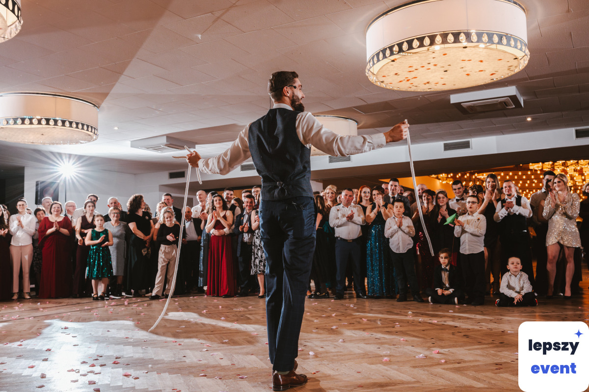 Pokaz iluzji i magia na event | Iluzjonista Paweł Wołodko — zdjęcie 4