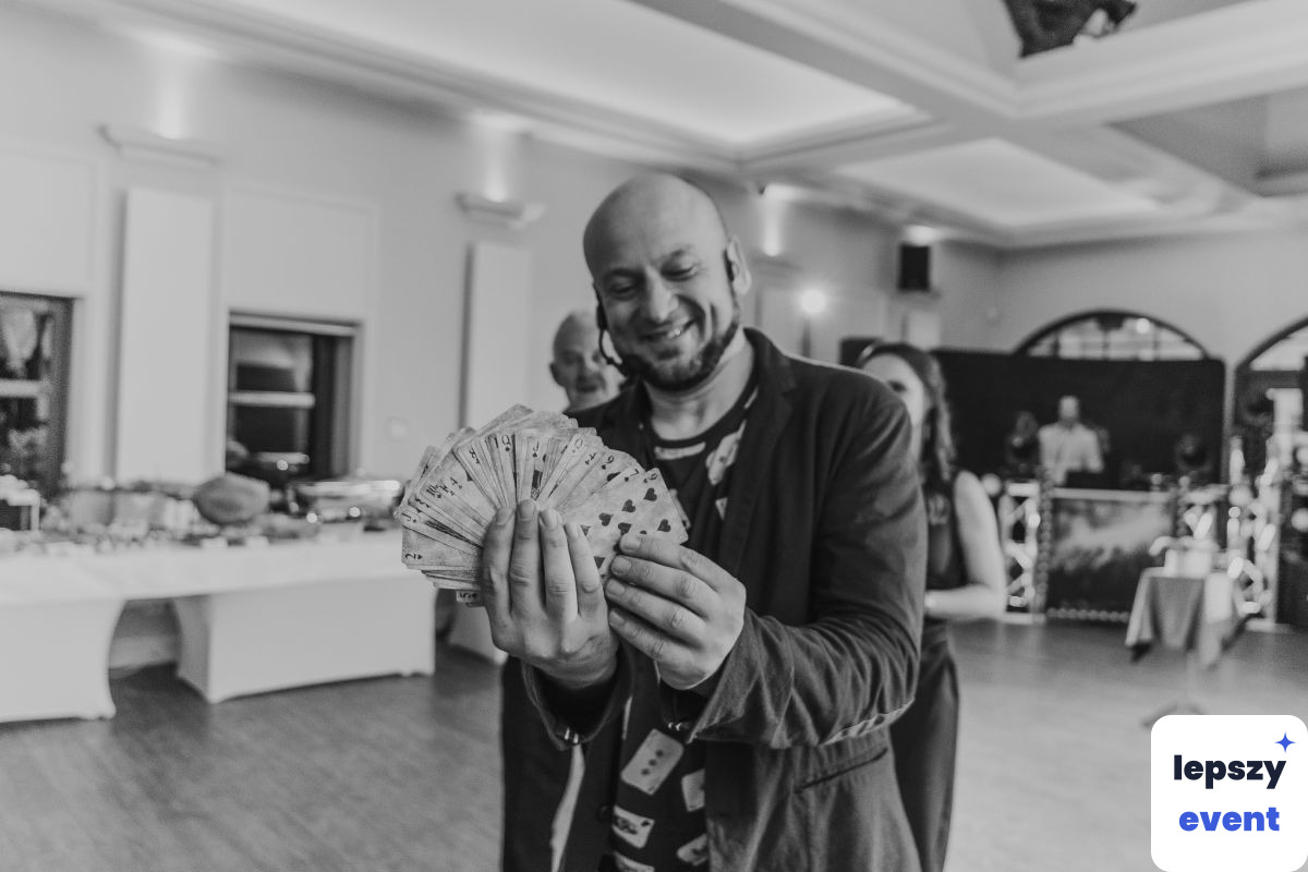Pokaz iluzji i magia na event | Michał Sośniak Iluzja — zdjęcie 4