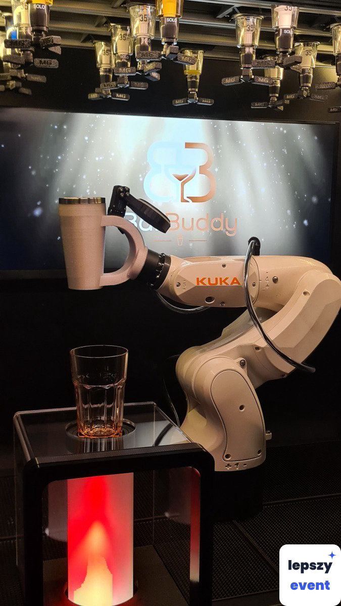 Mobilny drink bar i obsługa barmańska | BarBuddy robot barmański — zdjęcie 3