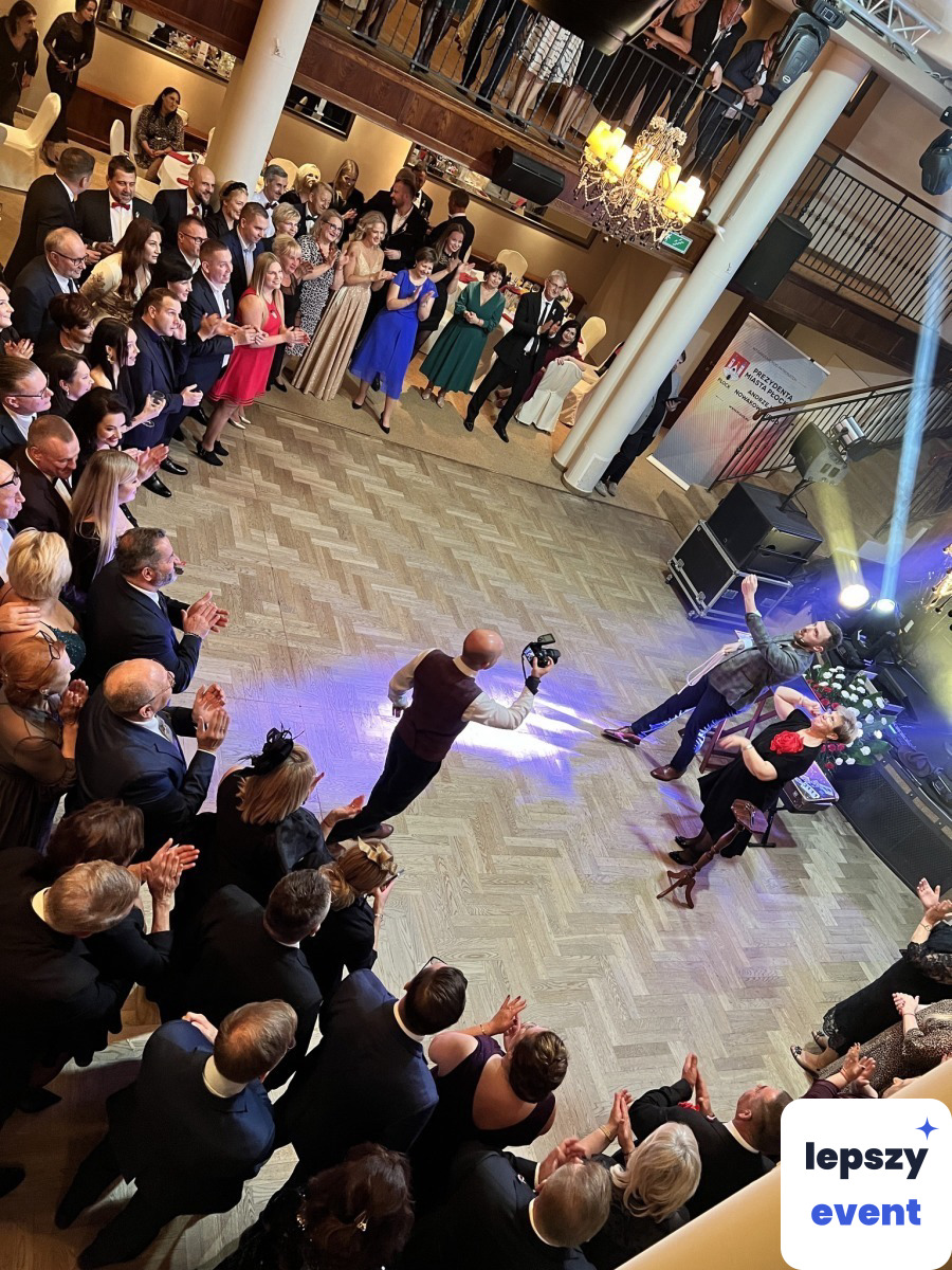 Pokaz iluzji i magia na event | Iluzjonista Michał Kulik — zdjęcie 2