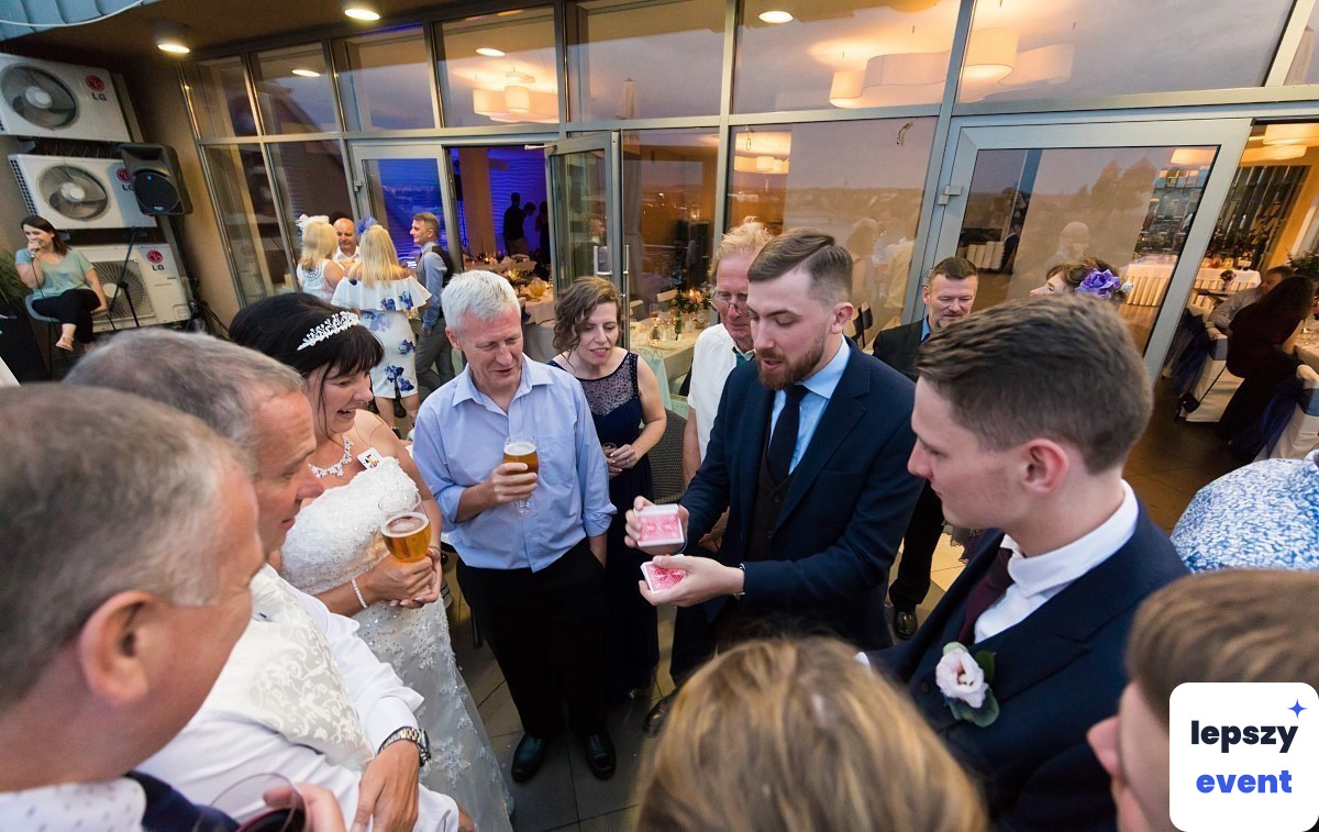 Pokaz iluzji i magia na event | Iluzjonista Michał Kulik — zdjęcie 9