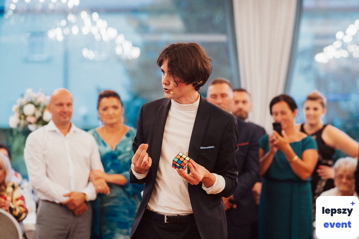 Pokaz iluzji i magia na event | Iluzjonista Krzysztof Szostek — zdjęcie 2