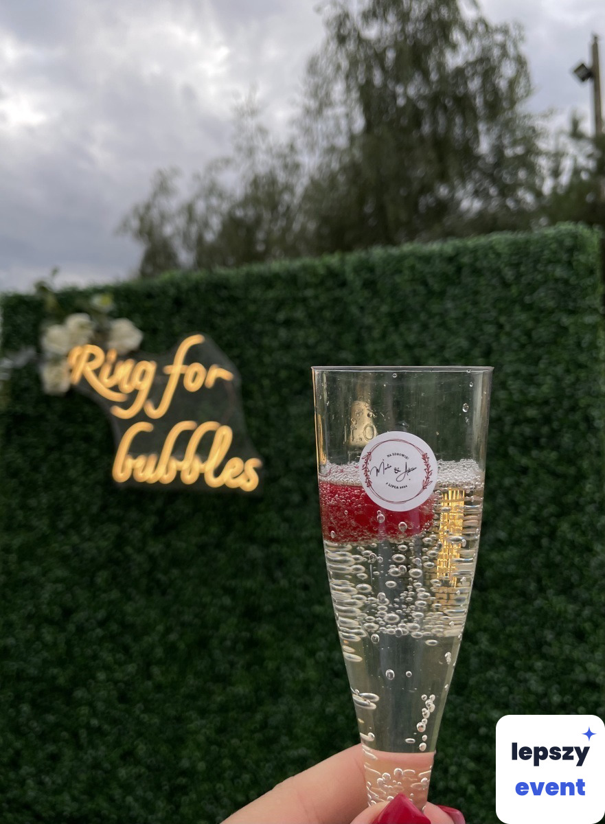 Unikatowa atrakcja eventowa | Ścianka Ring For Bubbles — zdjęcie 4