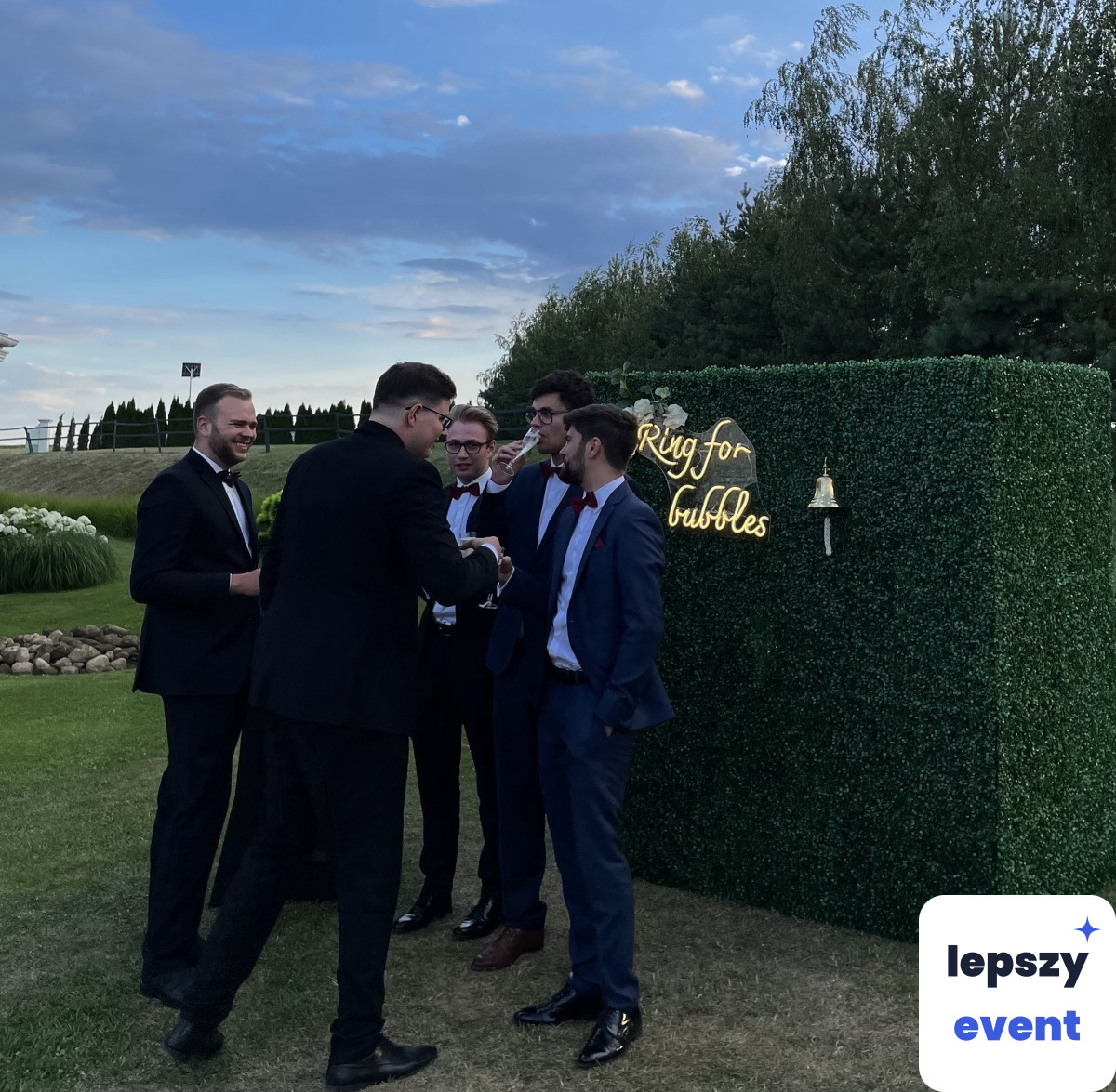 Unikatowa atrakcja eventowa | Ścianka Ring For Bubbles — zdjęcie 8