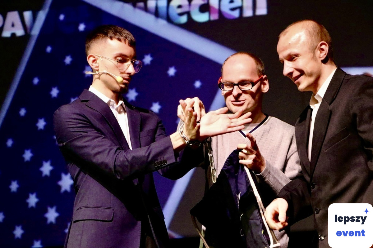 Pokaz iluzji i magia na event | Magiczne Eventy - Iluzjonista Paweł Kwiecień — zdjęcie 2