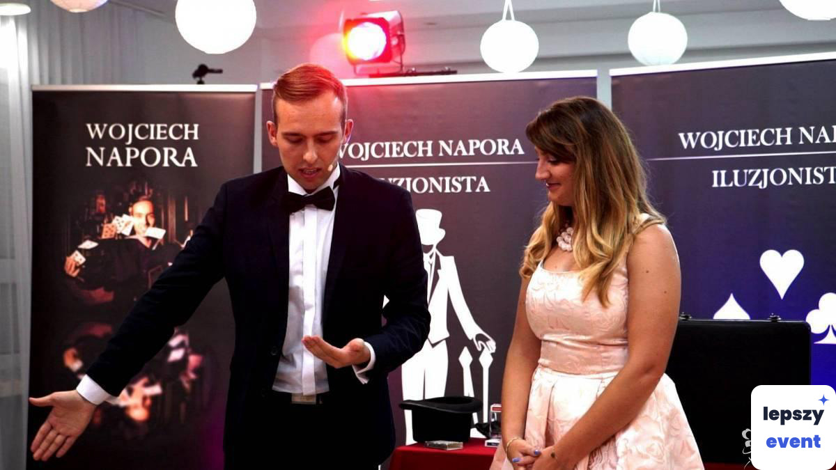 Pokaz iluzji i magia na event | Iluzjonista Wojciech Napora — zdjęcie 4