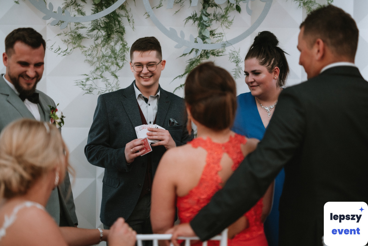 Pokaz iluzji i magia na event | Jakub Łagowski Iluzjonista — zdjęcie 2