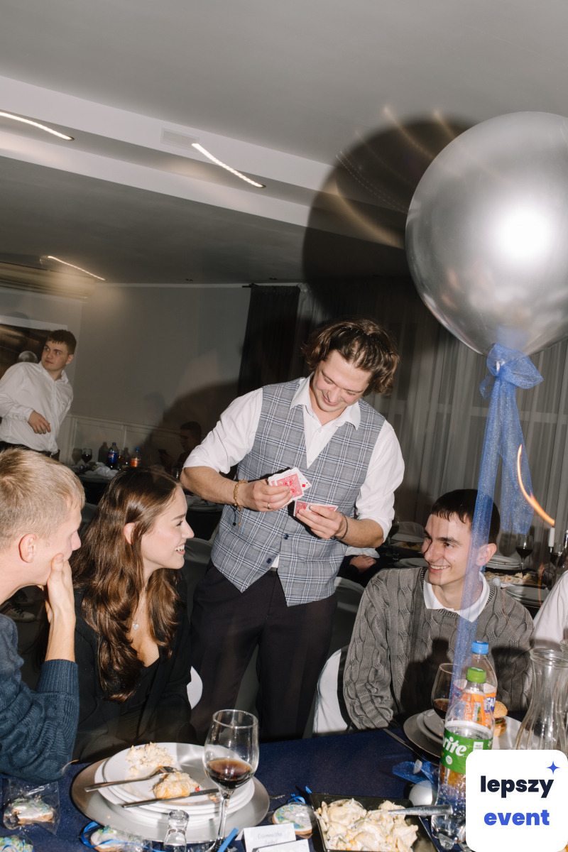 Pokaz iluzji i magia na event | Jakub Łagowski Iluzjonista — zdjęcie 6