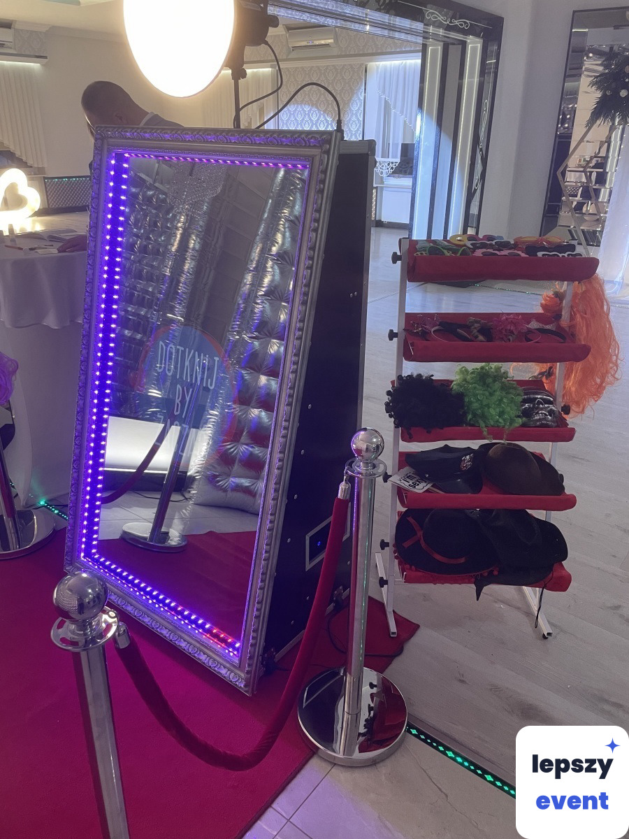 Unikatowa atrakcja eventowa | Fotolustro Slim Fotobudka Evelove — zdjęcie 5