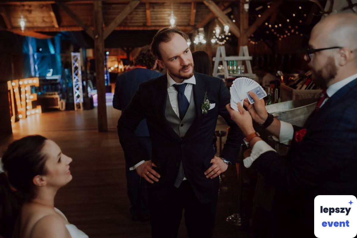 Pokaz iluzji i magia na event | Iluzjonista Rafał Reszke — zdjęcie 7