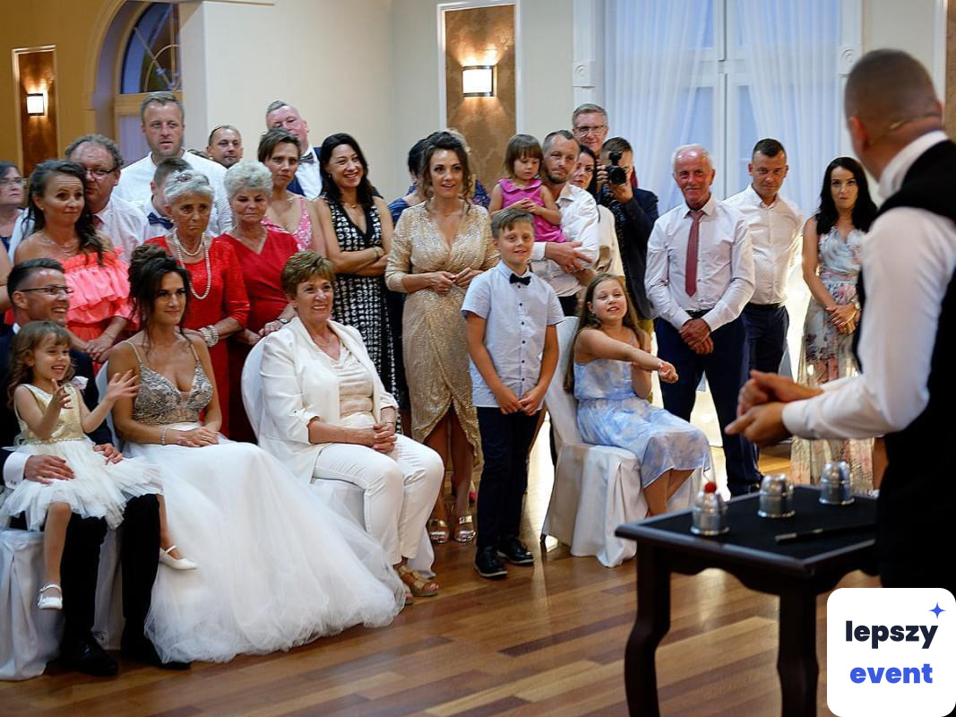 Pokaz iluzji i magia na event | Sztukmistrz Bartłomiej Cichała — zdjęcie 4