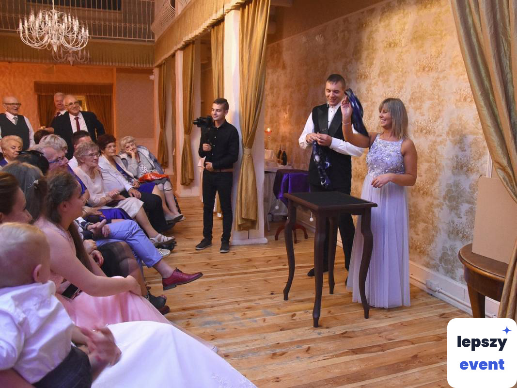 Pokaz iluzji i magia na event | Sztukmistrz Bartłomiej Cichała — zdjęcie 7