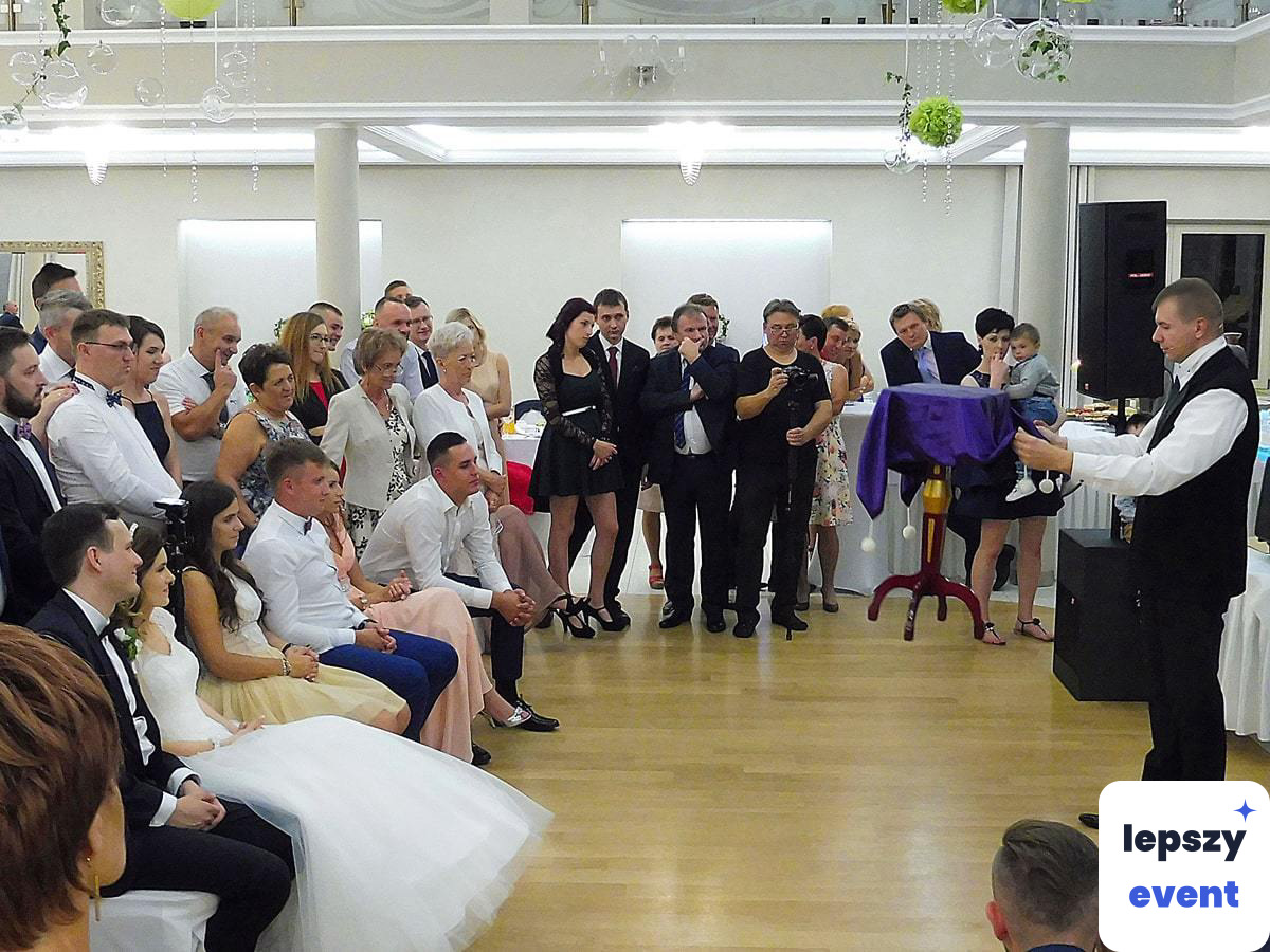 Pokaz iluzji i magia na event | Sztukmistrz Bartłomiej Cichała — zdjęcie 8