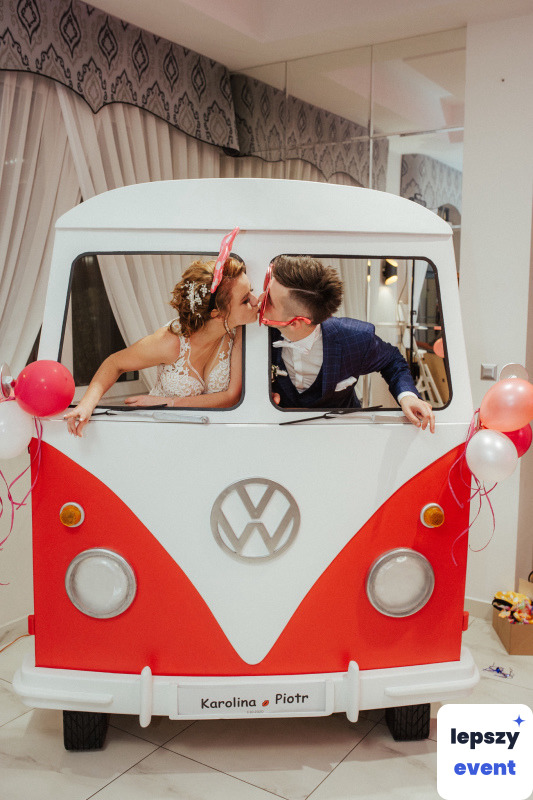 Unikatowa atrakcja eventowa | VW T1 "Ogórek" + zestaw gadżetów — zdjęcie 2