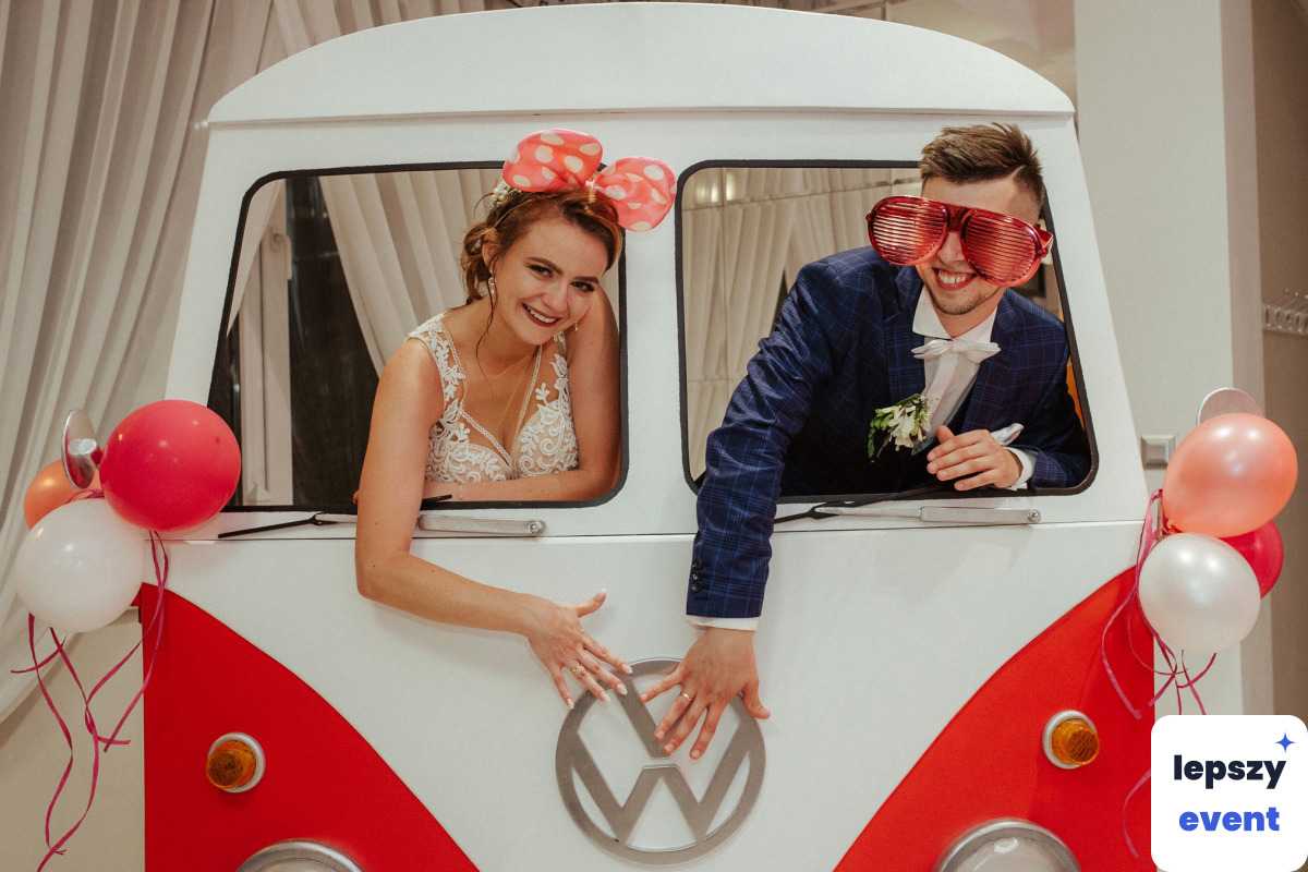 Unikatowa atrakcja eventowa | VW T1 "Ogórek" + zestaw gadżetów — zdjęcie 3